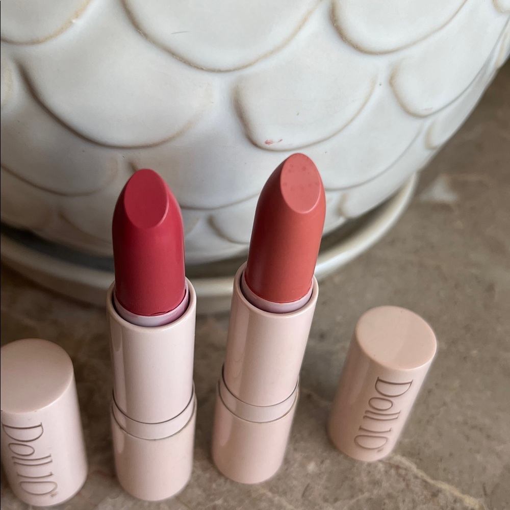 DOLL 10 DUO Lipstick Set- Bombshell and Diva, NEW, NWOT - Picture 2 of 3